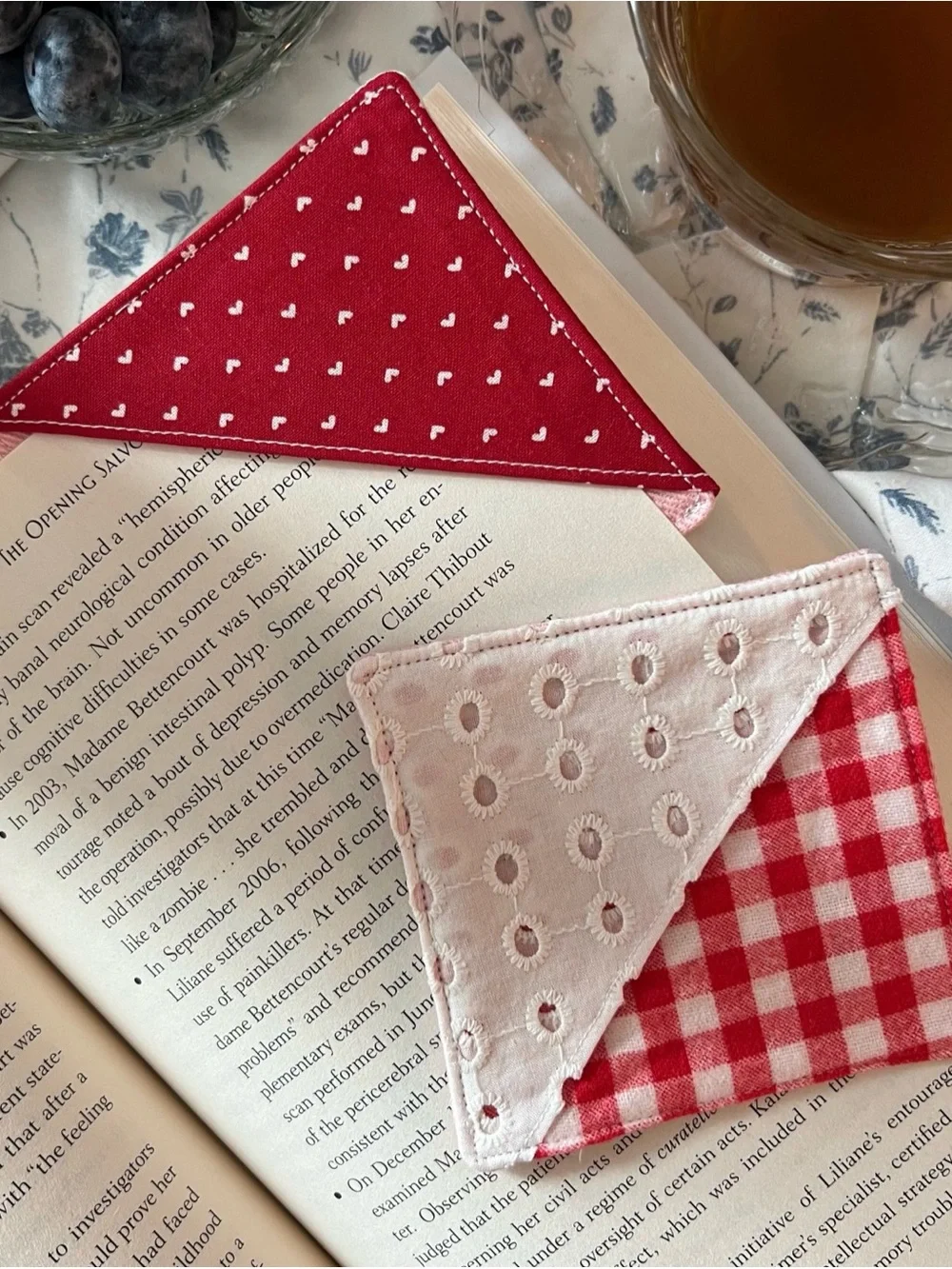 Handmade Pink Red Heart Print White Eyelet Bookmark Set